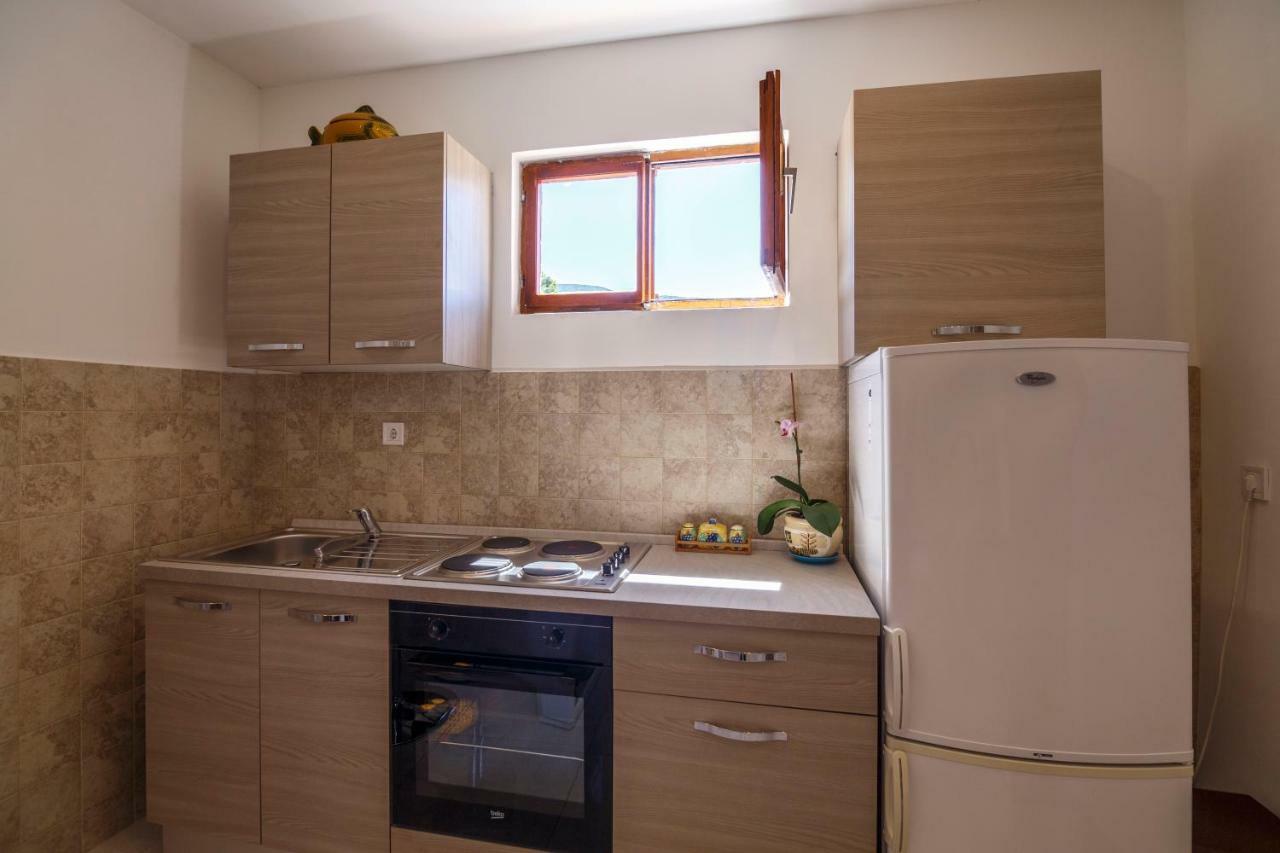 Comeissa Komiža Exterior foto
